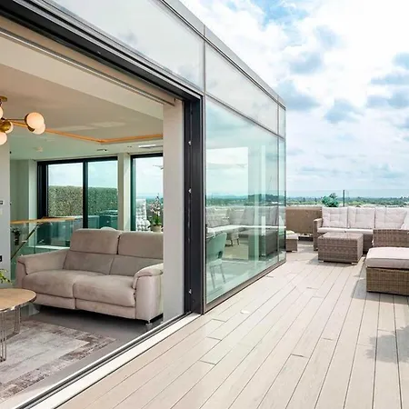 Stylish City-centre By Minster